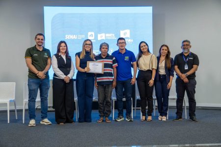 Prefeitura e entidades parceiras certificam mais de 300 alunos concluintes de cursos de qualificação profissional