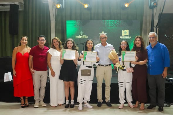 Estudantes de Barcarena são homenageadas após destaque em competição internacional de Matemática